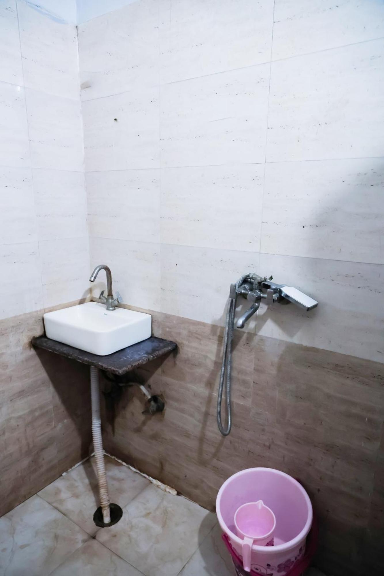 Mannat Stay Hotel - Laxmi Nagar New Delhi Luaran gambar