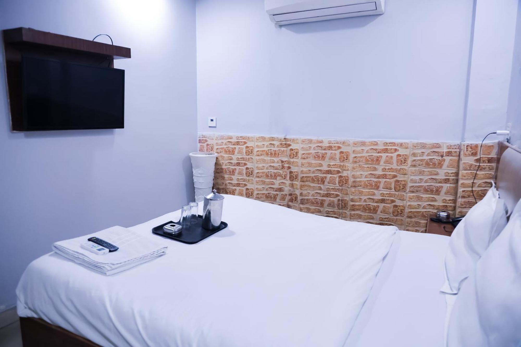 Mannat Stay Hotel - Laxmi Nagar New Delhi Luaran gambar