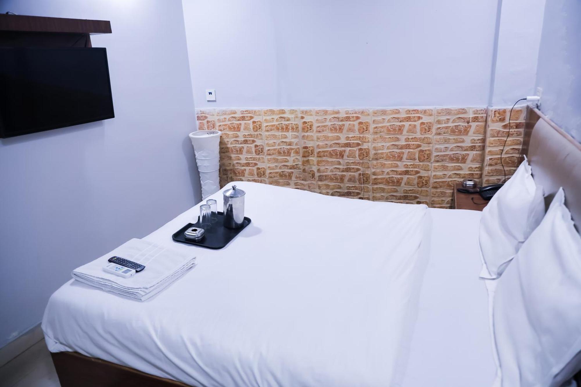 Mannat Stay Hotel - Laxmi Nagar New Delhi Luaran gambar